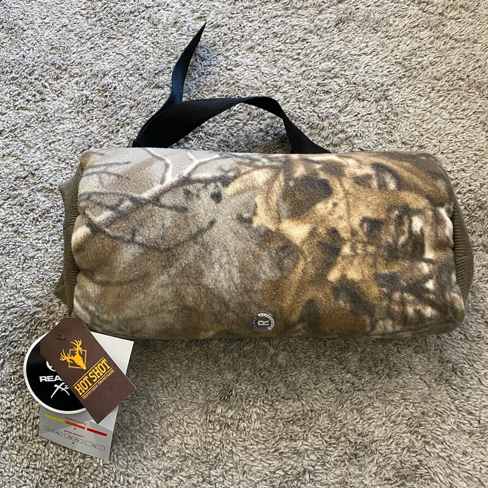 Realtree Men’s Brown Camo Reversible Hand Warmer